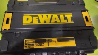 Taladro percutor DeWalt D25033K