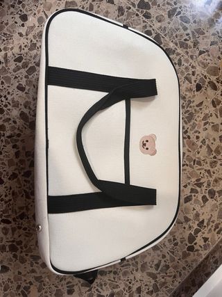 Bolso de bebé con osito bordado