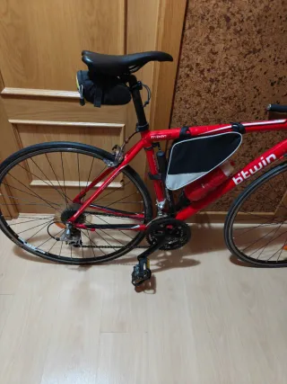 Bicicleta de carretera roja