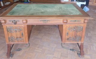 Escritorio antiguo madera y cuero siglo XIX