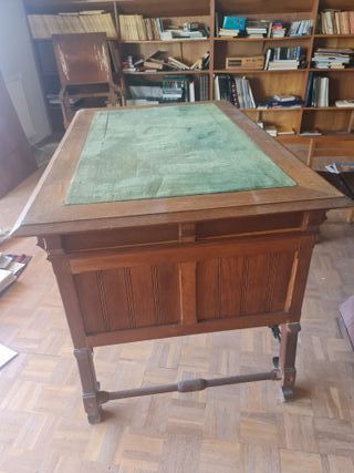 Escritorio antiguo madera y cuero siglo XIX