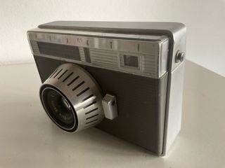 1126. Cámara rusa PENTACON PRAKTI. Rara.