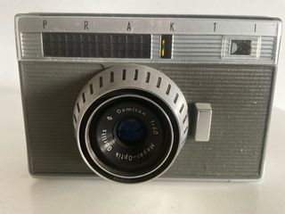 1126. Cámara rusa PENTACON PRAKTI. Rara.