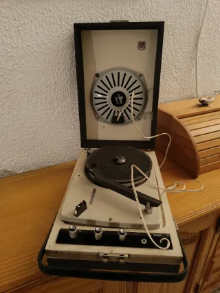 Tocadiscos Vinilo Cosmo Vintage Portátil