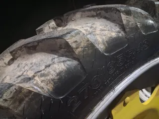 Ruedas y llantas estrechas para tractor