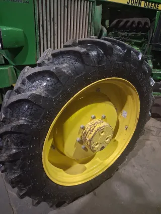 Ruedas y llantas estrechas para tractor