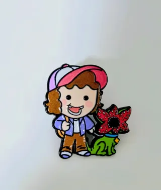 Spilla Stranger Things Dustin e Democane