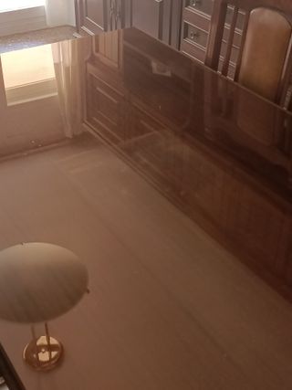 Mesa comedor vintage con cristal protector