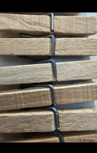 Pinzas de tender ropa de madera