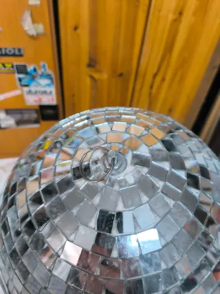 Bola de discoteca plateada