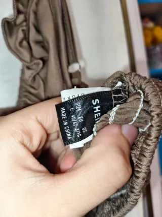 Top marrón tirantes finos fruncido