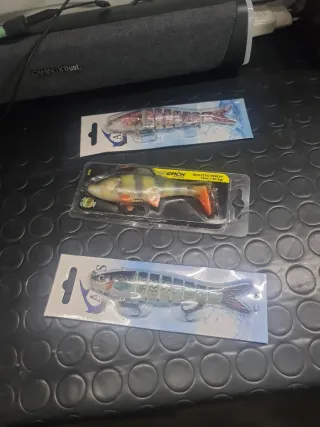 Señuelos de pesca variados