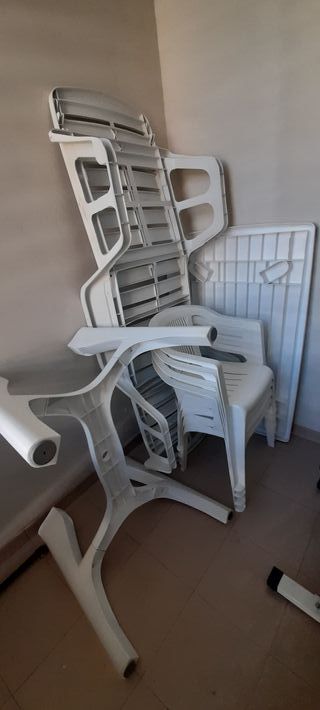 Conjunto Muebles Jardín: Tumbona, Mesa y Sillas