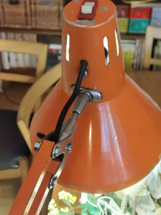 Lámpara flexo naranja Seminara años 70s vintage