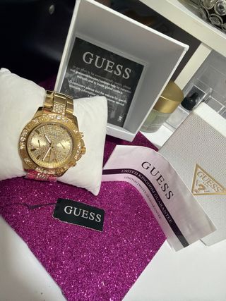 Reloj Guess Dorado con Cristales