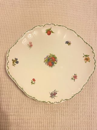 Fuente San Claudio Flores y Frutas