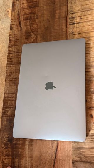 Apple MacBook Pro 16” Gris Espacial