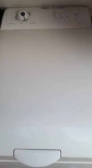 Lavadora Zanussi Essential ZWP580