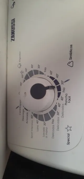 Lavadora Zanussi Essential ZWP580