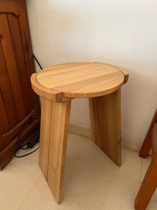 Mesita rinconera roble macizo