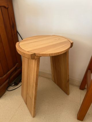 Mesita rinconera roble macizo