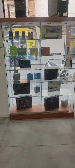 Mobiliario de oficina y tienda