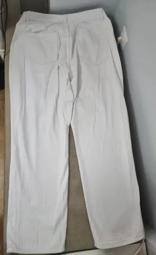 Pantalones vaqueros blancos rotos
