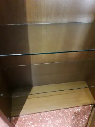 Mueble expositor salón para bebidas copas y vasos