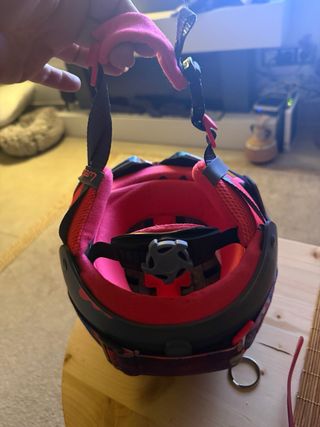 Casco y gafas de esquí infantil