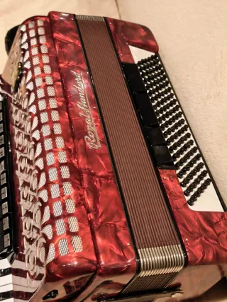 Acordeón Royal Standart 120 Bajos