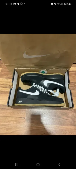 Nike Air Force 1 Lv8 Negras