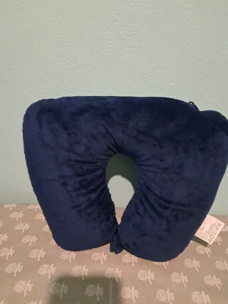 Cuscino da viaggio blu in pile