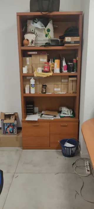 Mueble de oficina de madera