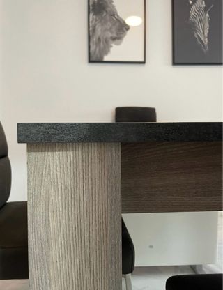 Mesa de comedor Vettera piedra y madera