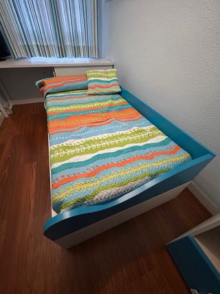 Cama juvenil con cajones