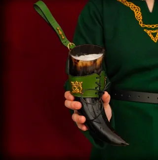 Vaso vikingo con soporte para cinturón