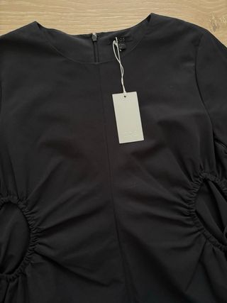 Blusa COS Negra Cupro Talla L