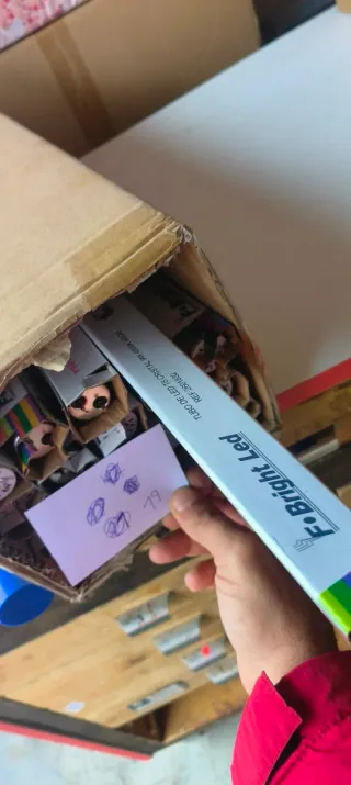 Lote de material eléctrico