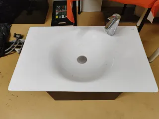 Fregadero Roca porcelánico con mueble madera roca