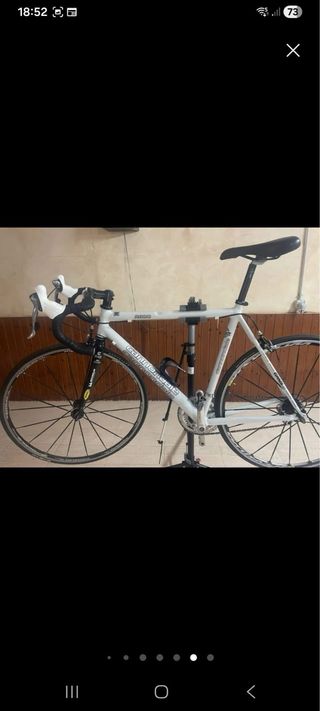 Bicicleta carretera Cannondale blanca