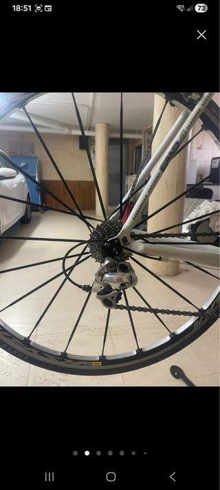 Bicicleta carretera Cannondale blanca