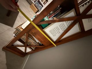 Librería de madera estilo clásico