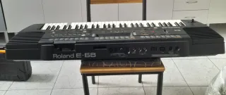 Teclado Roland E-68