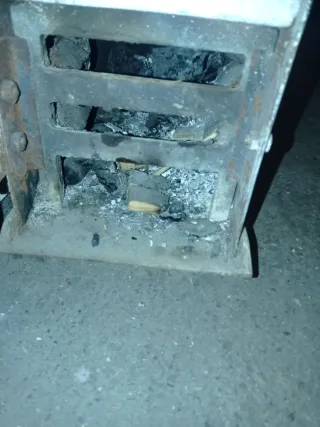 Estufa cáscara almendra Pinyola Tomás