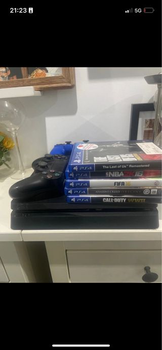 PS4 1TB + 5 Juegos