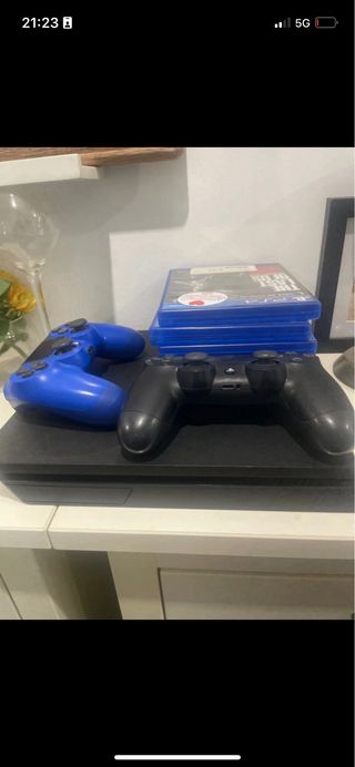 PS4 1TB + 5 Juegos