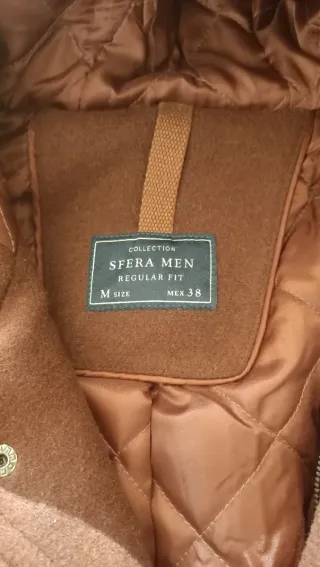 Abrigo paño marrón con capucha con etiqueta