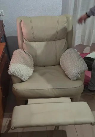 Sillón reclinable beige