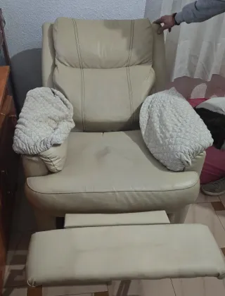 Sillón reclinable beige