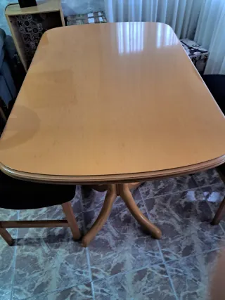 Mesa Comedor y 4 Sillas Madera